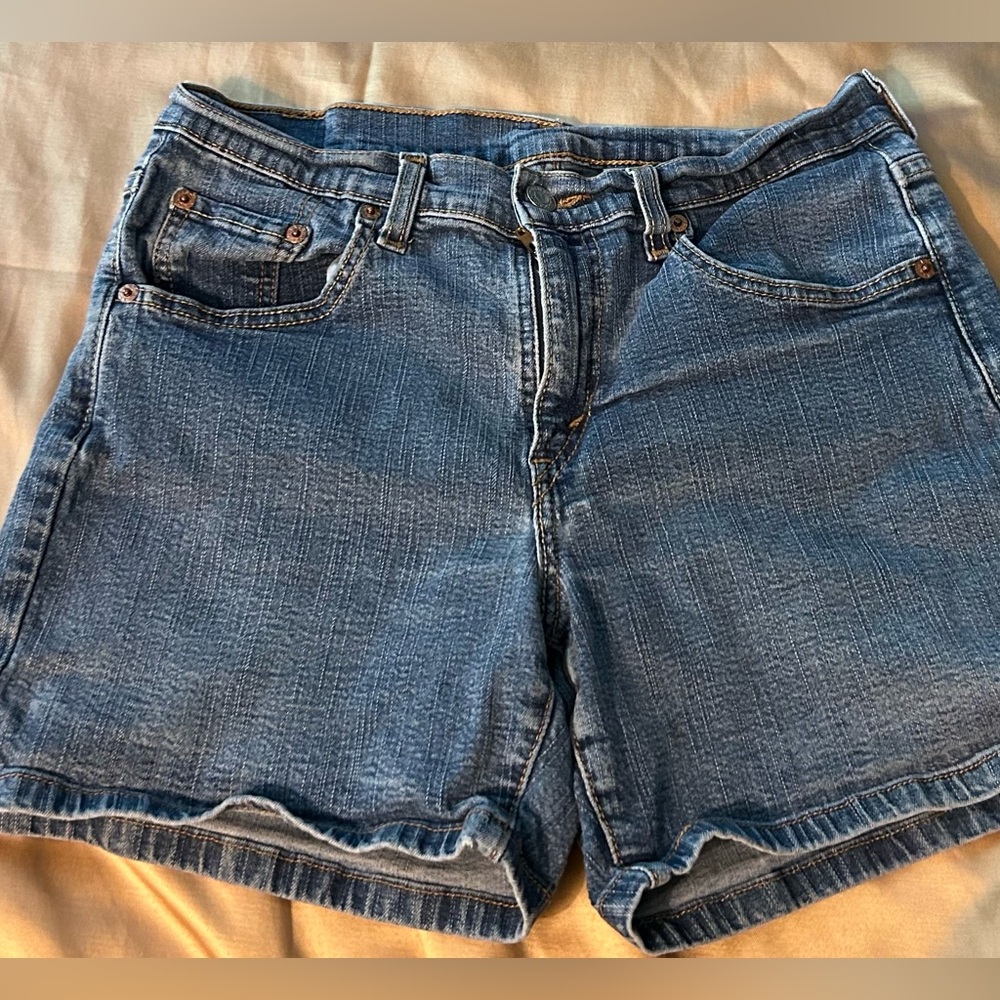 Levi’s Jean shorts size 8